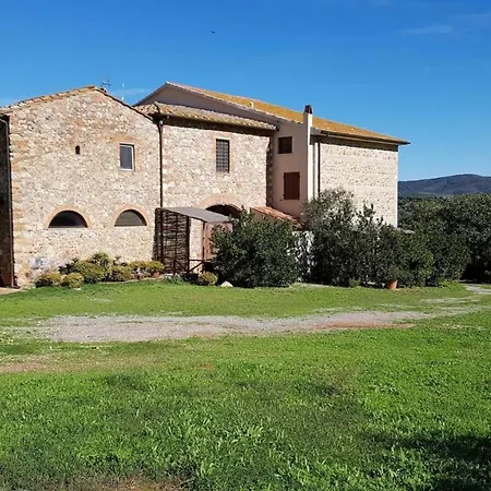 Faustina - La Valentina Farm stay *